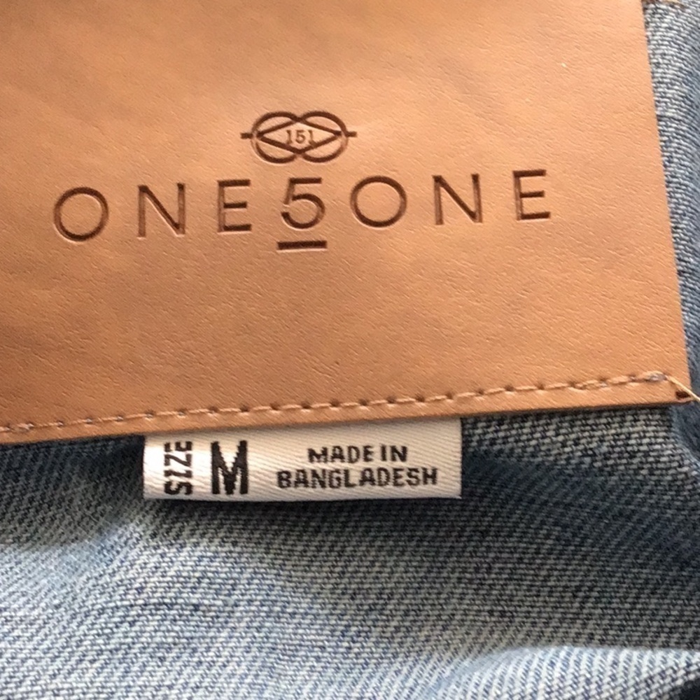 One5One Women's Medium Stonewash Classic Denim Jacket size Medium NWT - Picture 6 of 10